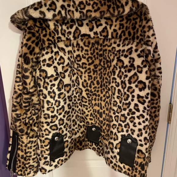 Leopard Furry Structured Jacket - Picture 2 of 5